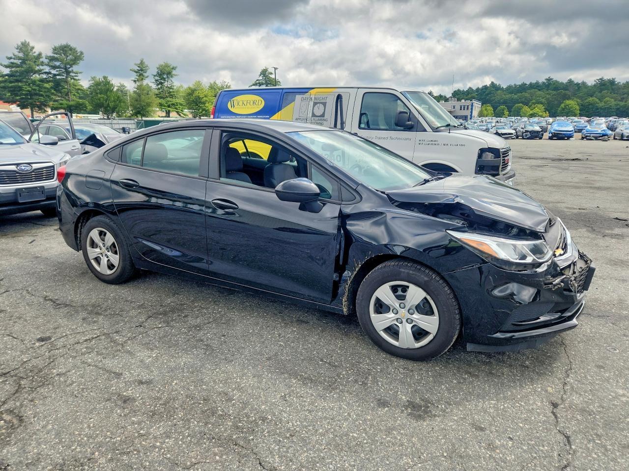 2017 Chevrolet Cruze Ls - Image 4