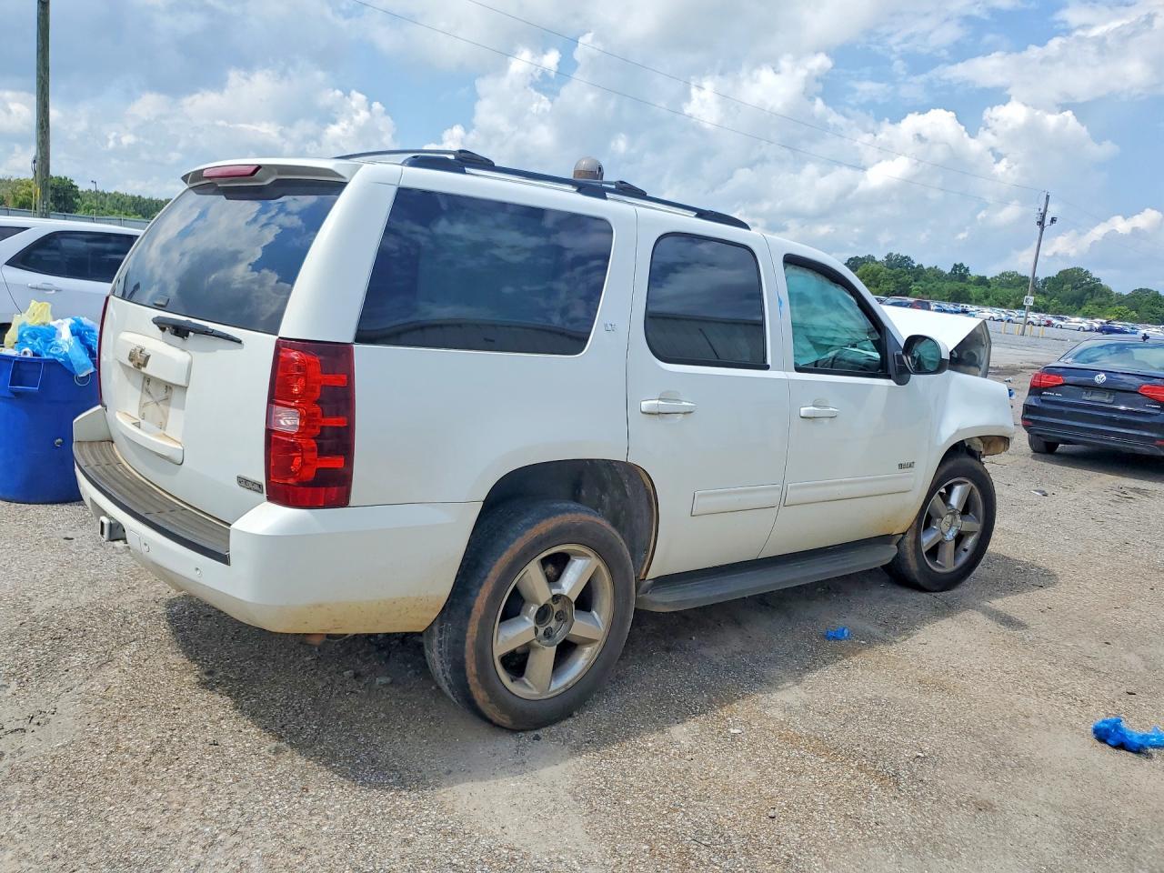 2011 Chevrolet Tahoe C1500 Lt - Image 3