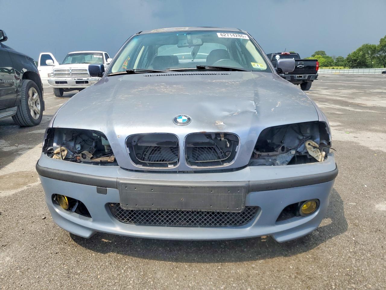 2001 BMW 325 I - Image 5