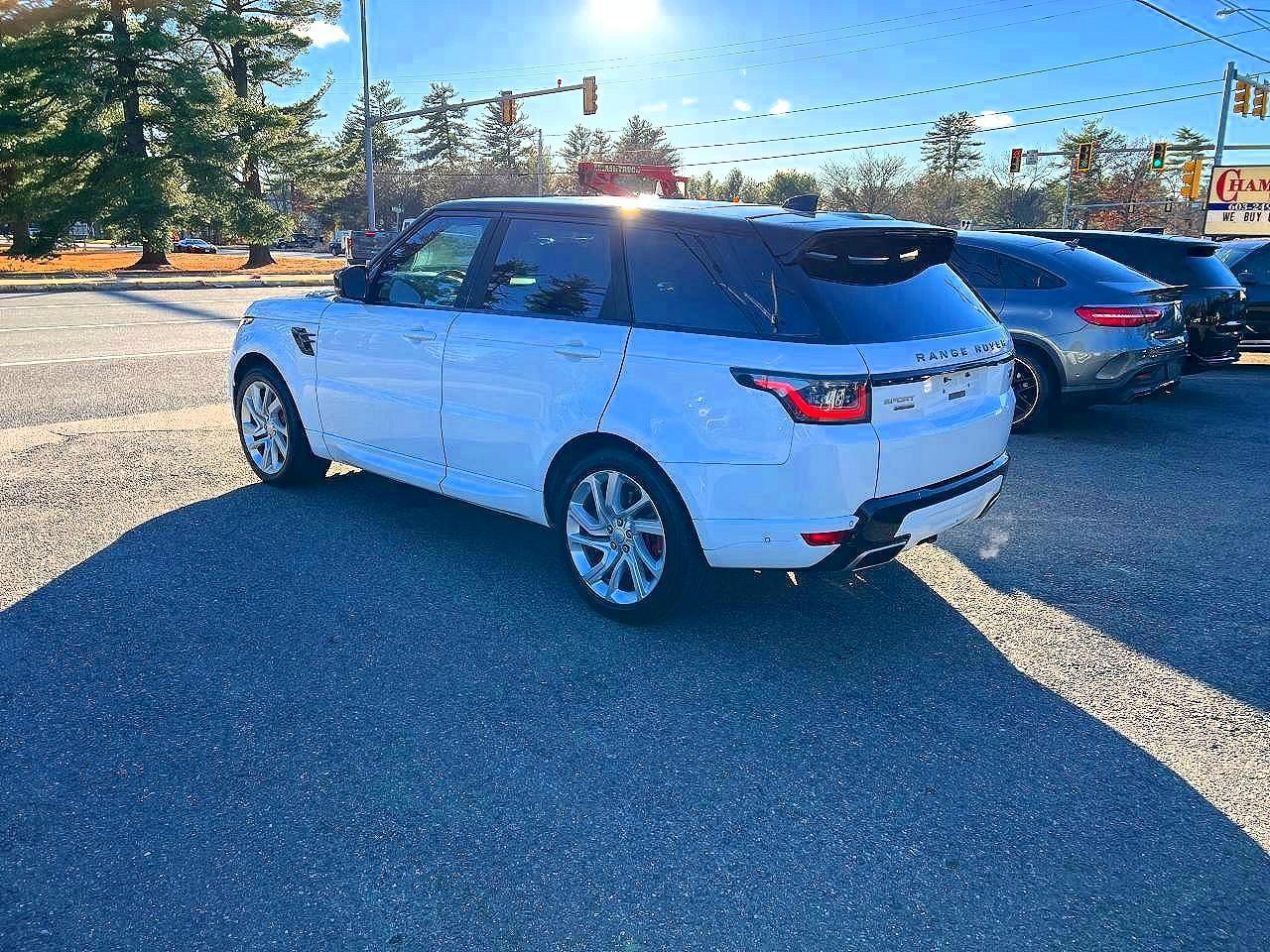 2019 Land Rover Range Rover Sport Supercharged Dynamic - Image 3