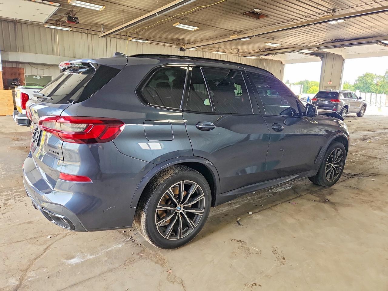 2022 BMW X5 xDrive40I - Image 3