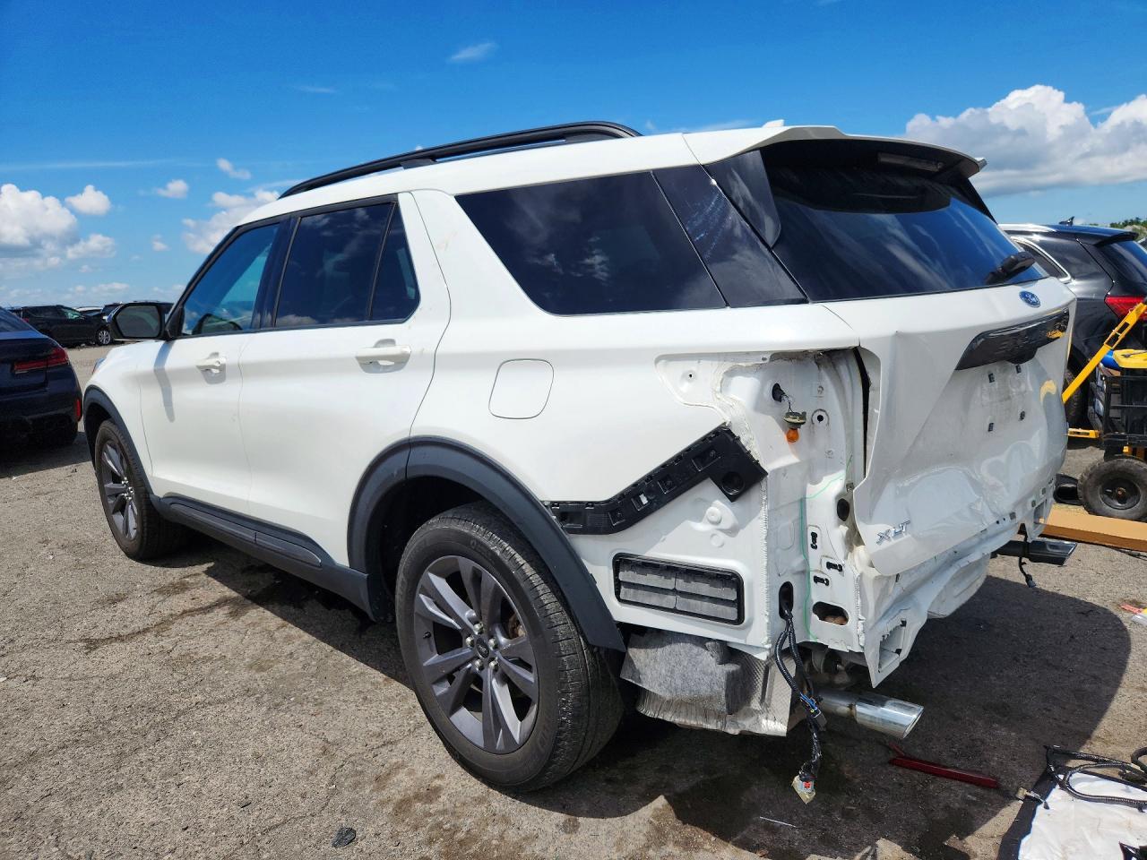 2023 Ford Explorer Xlt - Фото 2