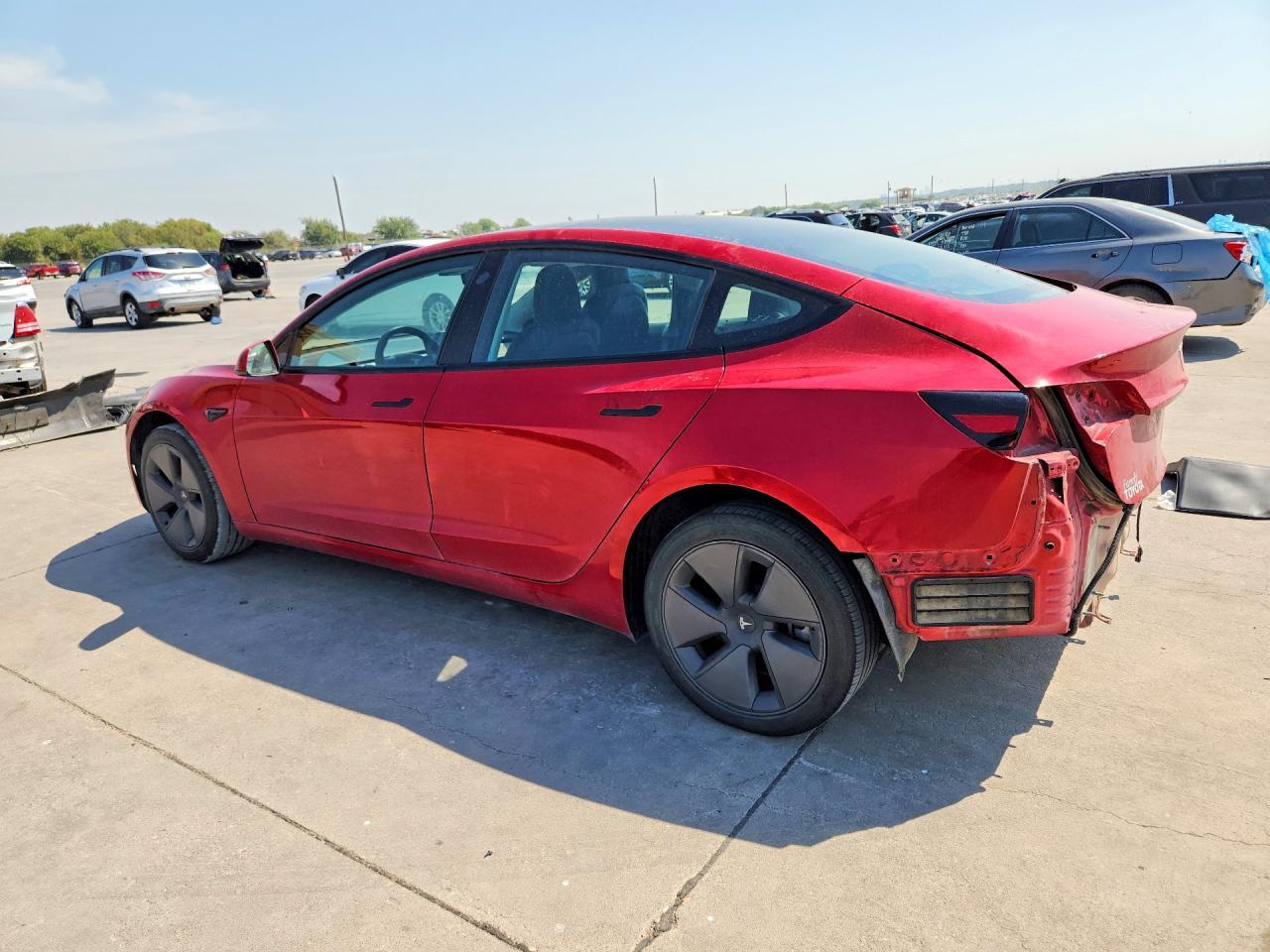 2023 Tesla Model 3 - Фото 2