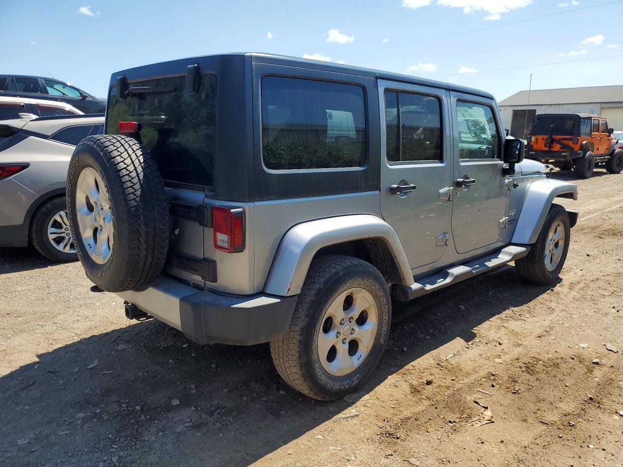2013 Jeep Wrangler Unlimited Sahara - Image 3