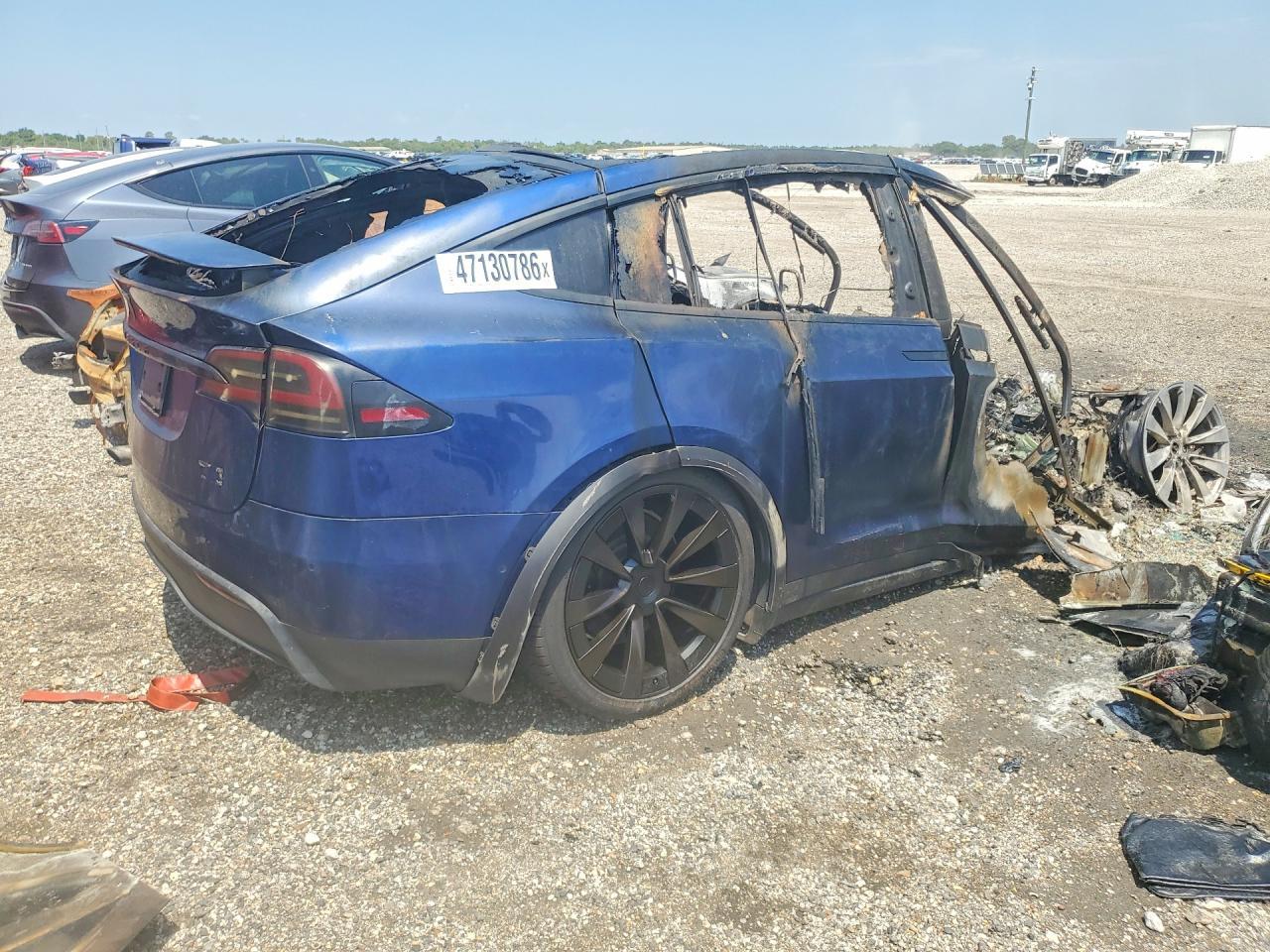 2022 Tesla Model X - Фото 3