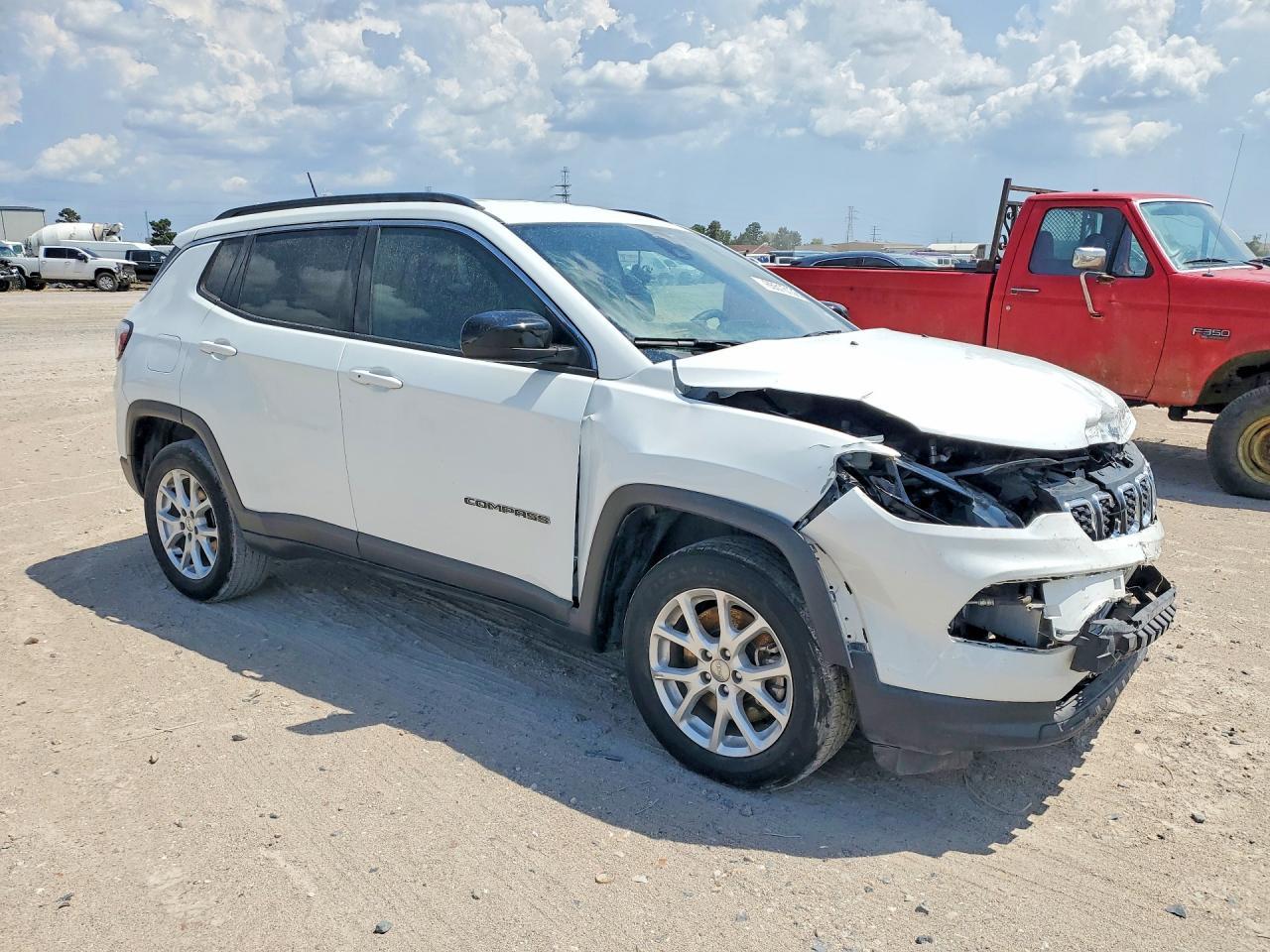 2025 Jeep Compass Latitude - Фото 4