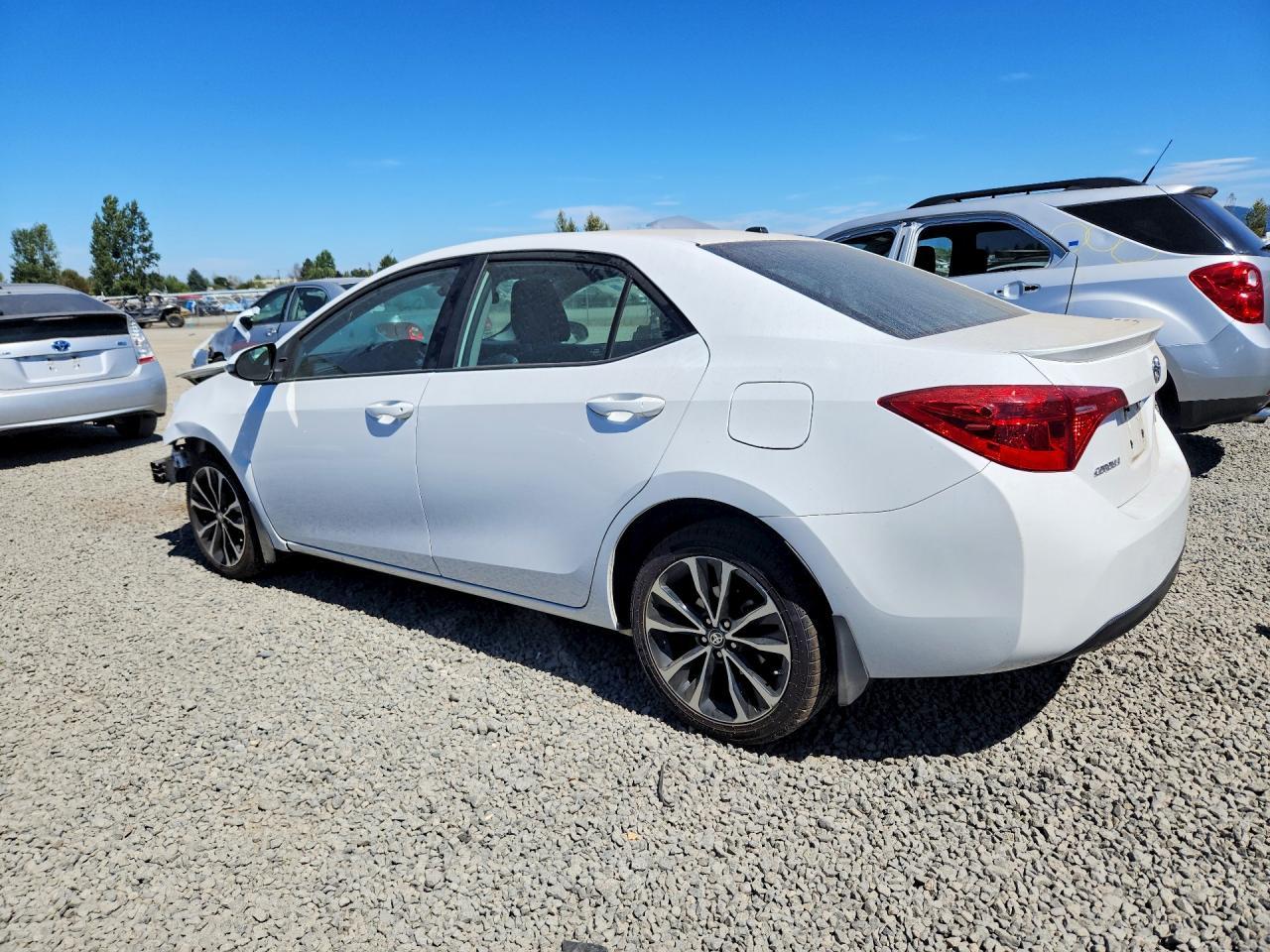 2017 Toyota Corolla Se - Фото 2