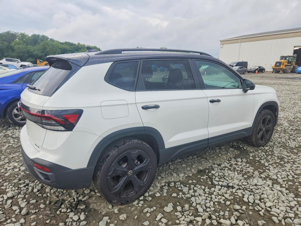 2025 Volkswagen Taos Se Black - Фото 3