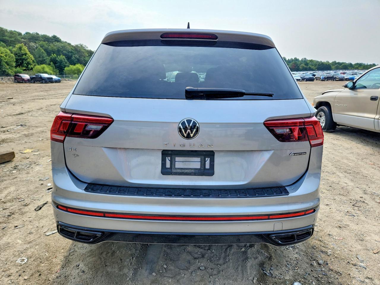 2023 Volkswagen Tiguan Se R-Line Black - Image 6