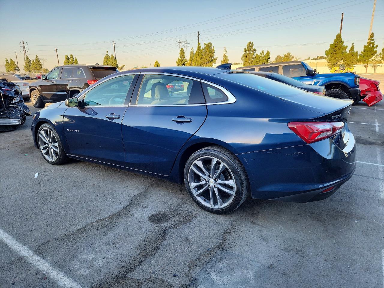 2022 Chevrolet Malibu Lt - Фото 2