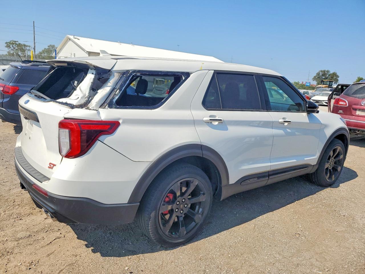 2022 Ford Explorer St - Фото 3