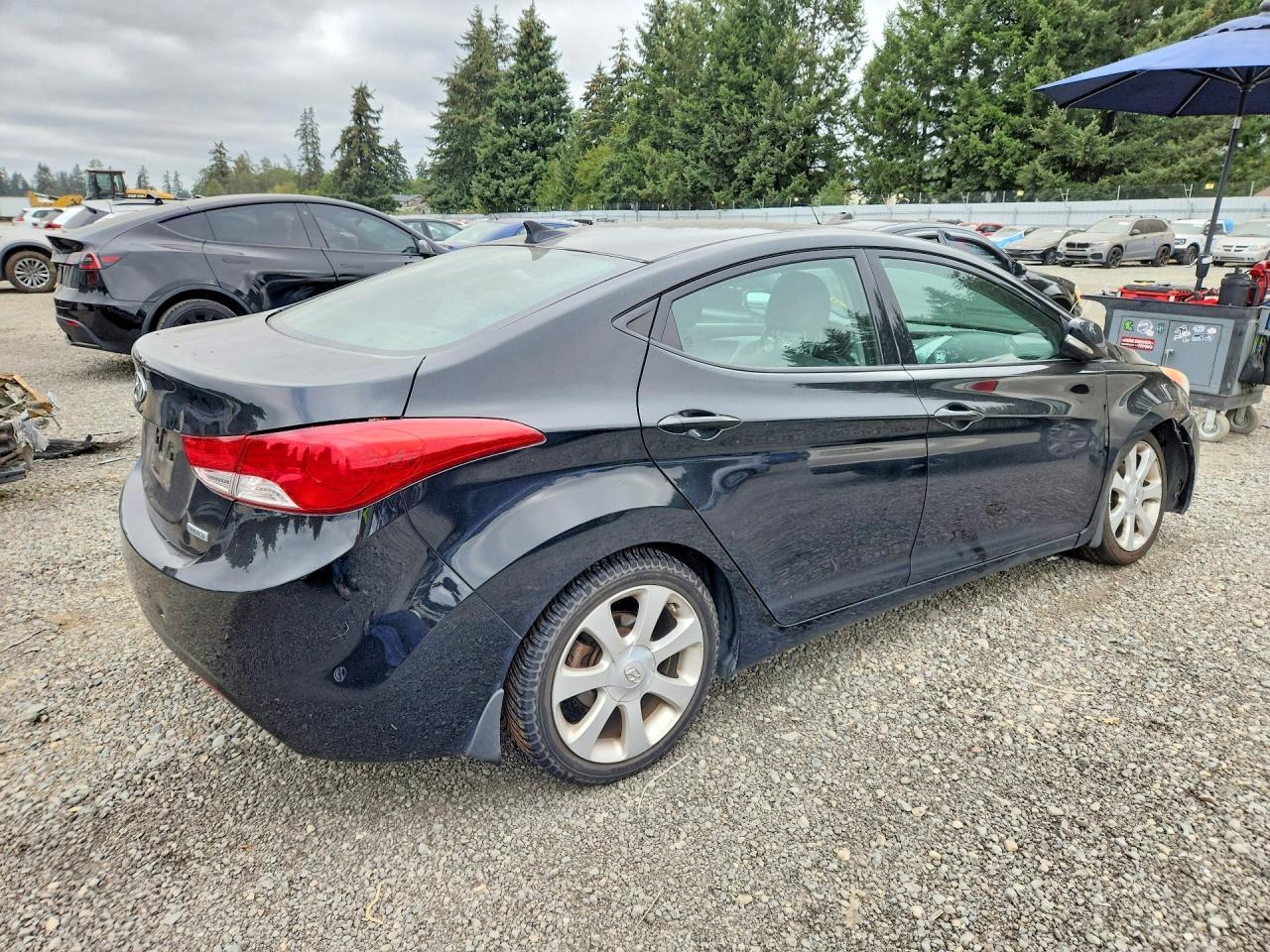 2013 Hyundai Elantra Limited - Image 3