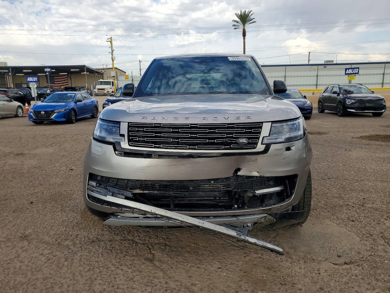 2025 Land Rover Range Rover Se - Image 5