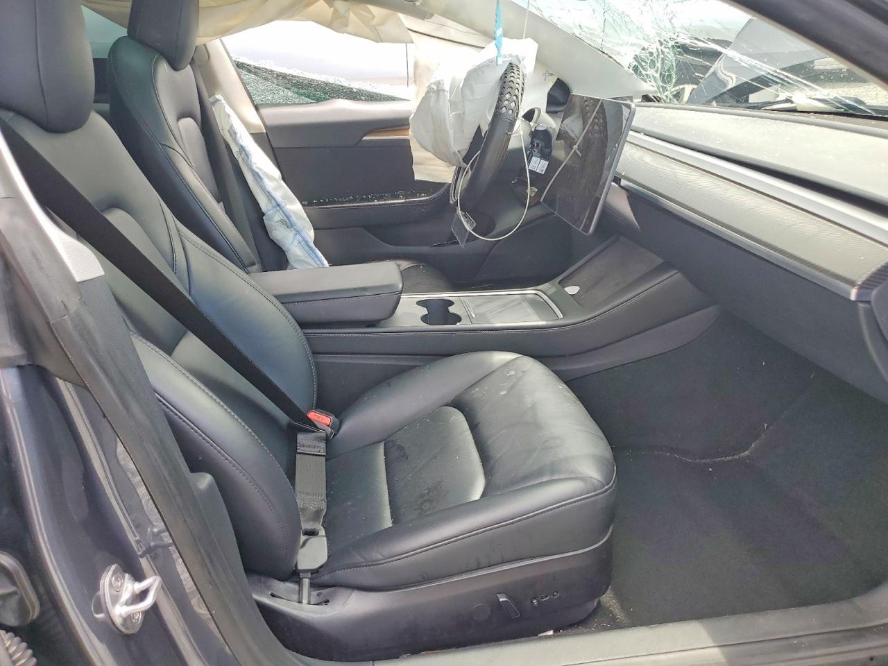 2023 Tesla Model 3 - Image 7