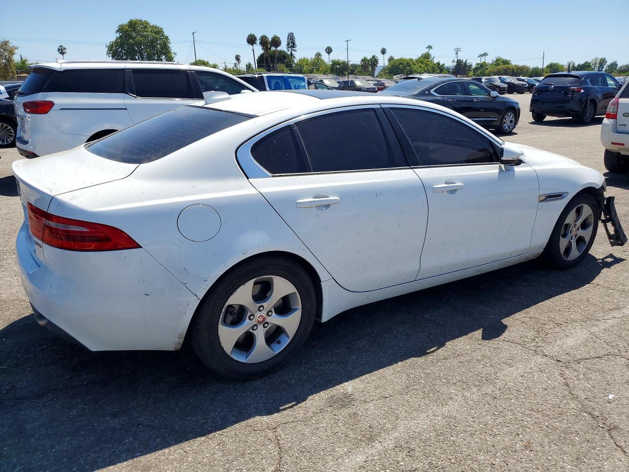 2018 Jaguar Xe - Image 3