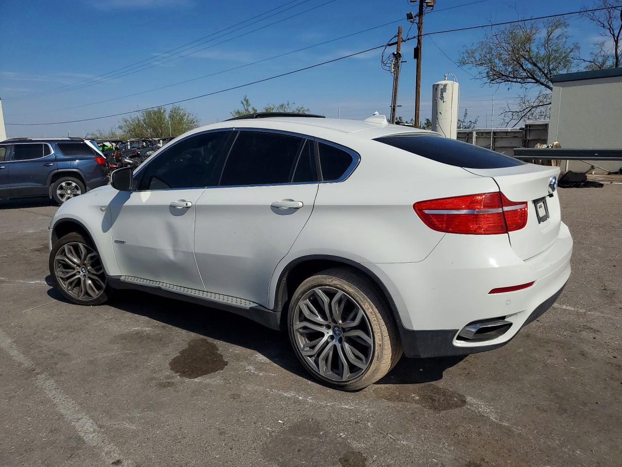 2011 BMW X6 xDrive50I - Фото 2
