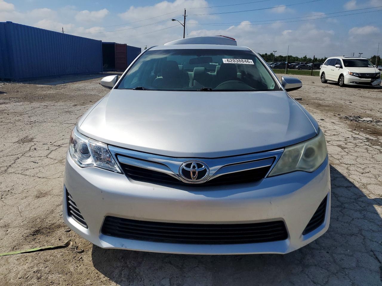 2013 Toyota Camry Le - Фото 5