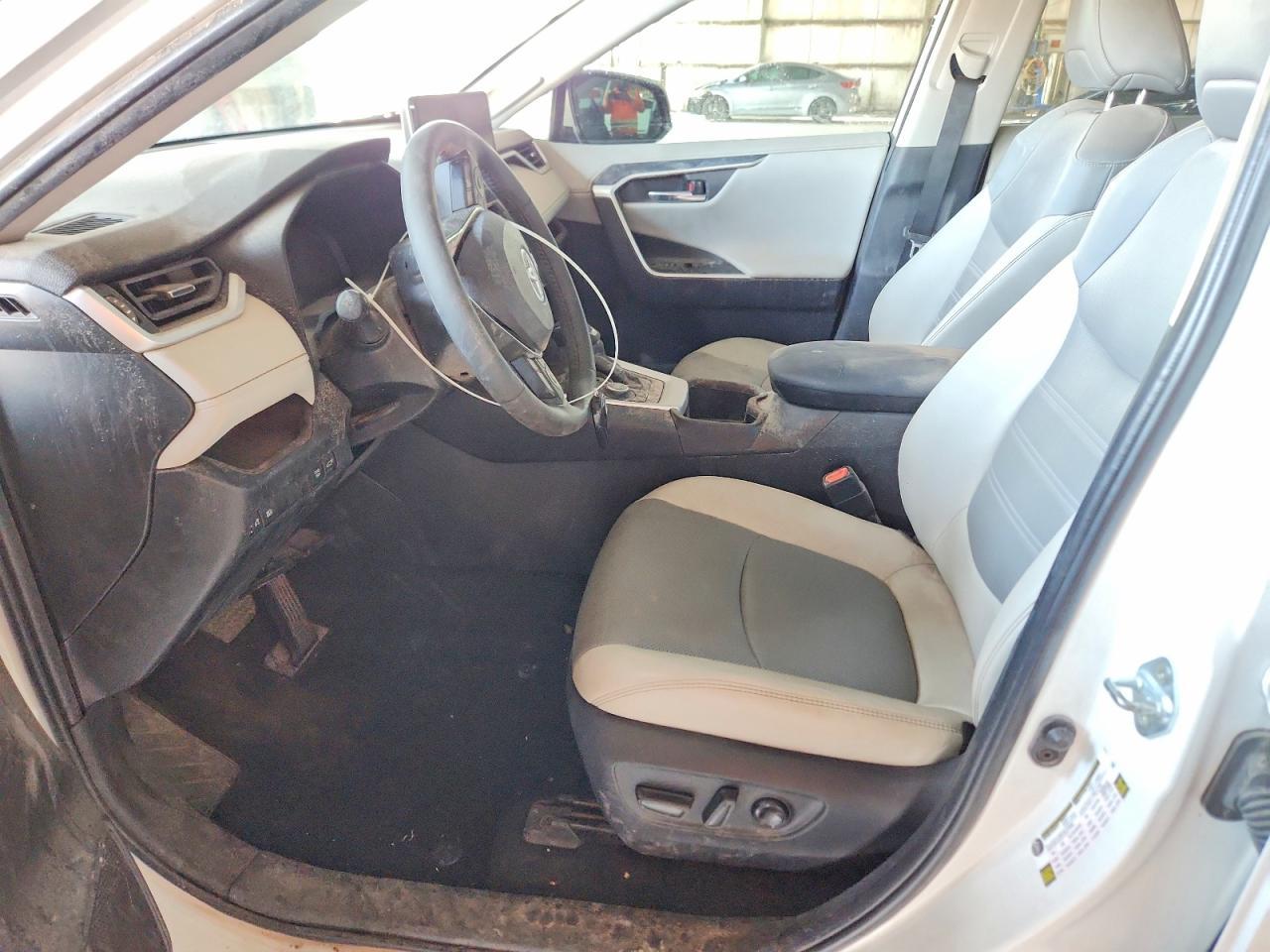 2024 Toyota Rav4 Limited - Image 7