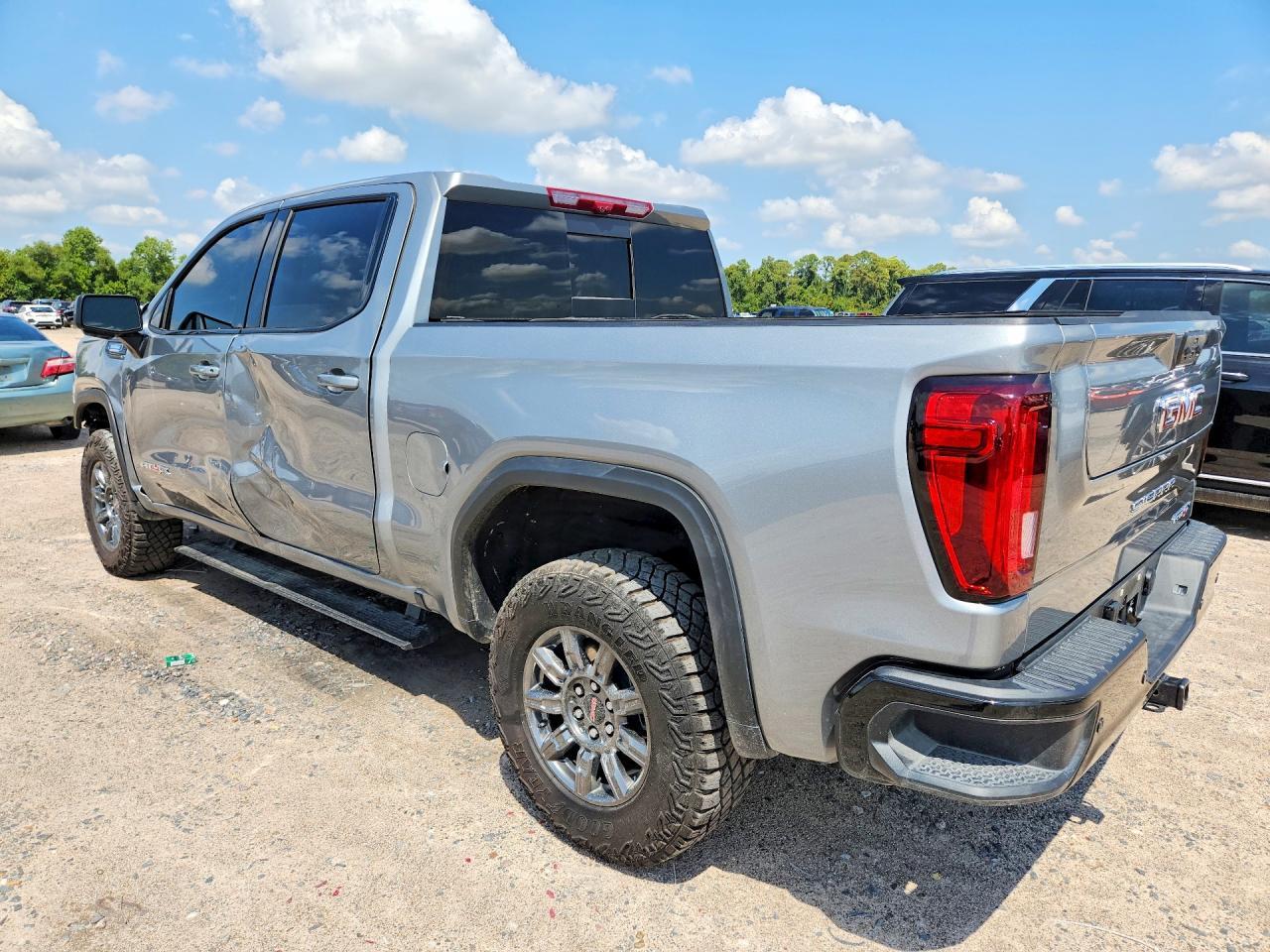 2026 GMC Sierra K1500 At4X - Фото 2