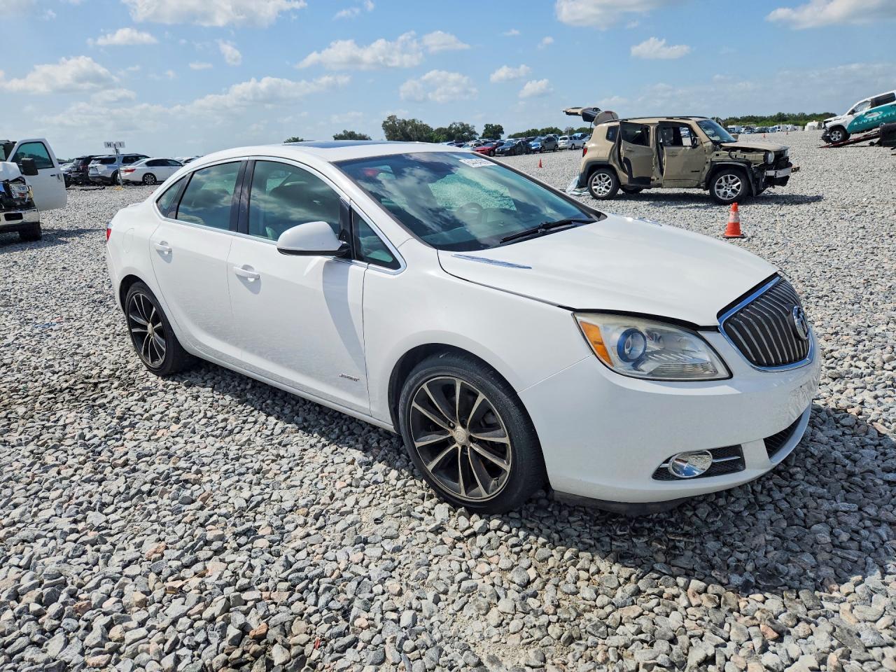 2016 Buick Verano Sport Touring - Image 4
