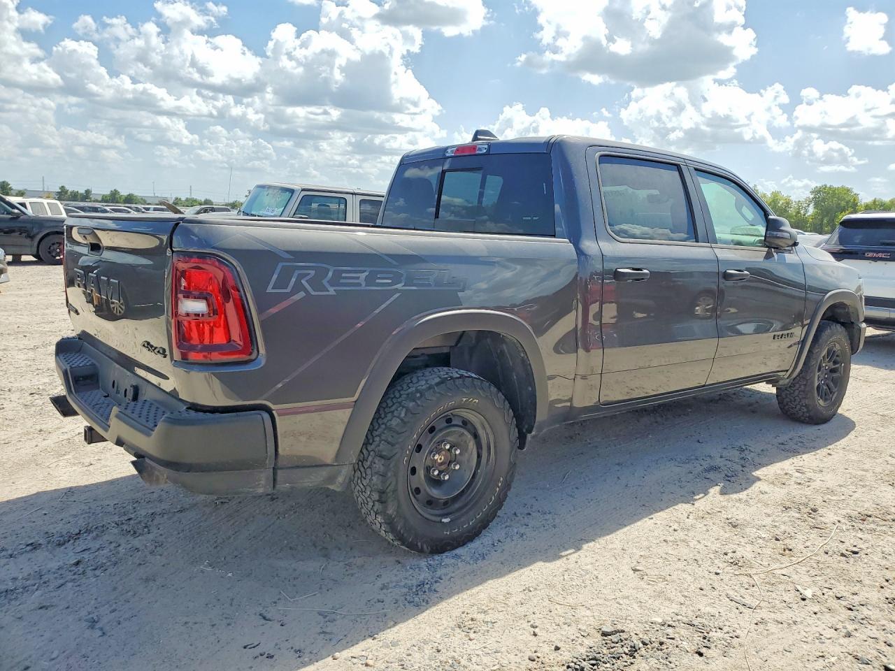 2026 Ram 1500 Rebel - Фото 3
