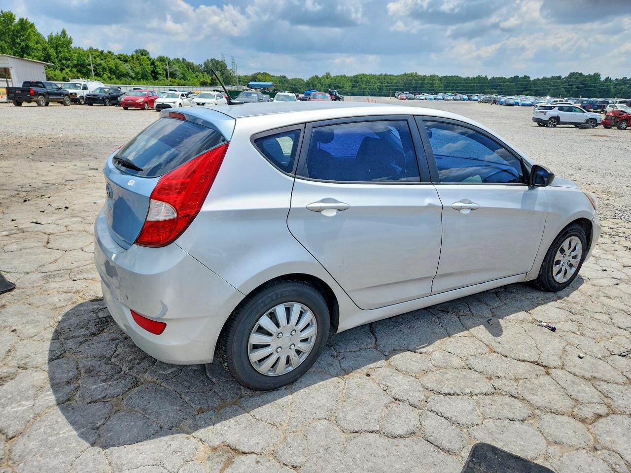 2016 Hyundai Accent Se - Фото 3