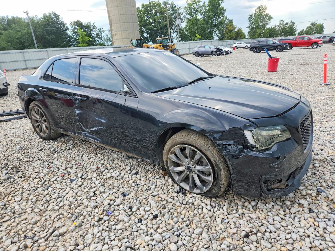 2014 Chrysler 300 S - Image 4