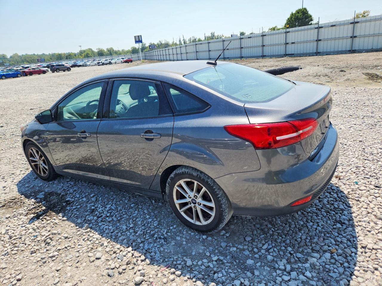 2018 Ford Focus Se - Фото 2