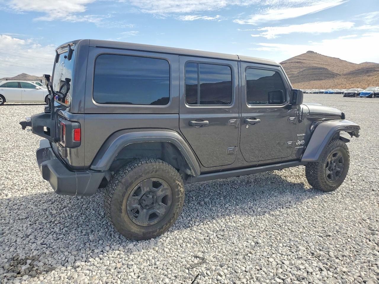 2018 Jeep Wrangler Unlimited Sahara - Image 3