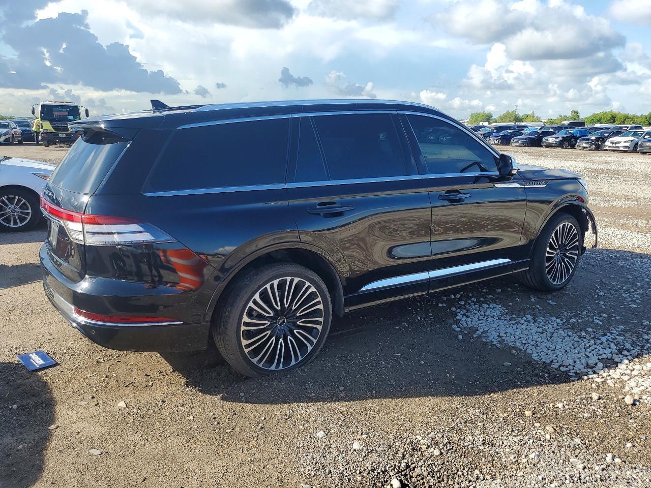 2020 Lincoln Aviator Black Label - Image 3