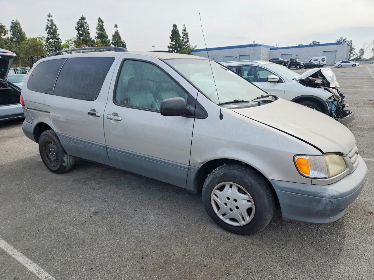 2003 Toyota Sienna Ce - Фото 4