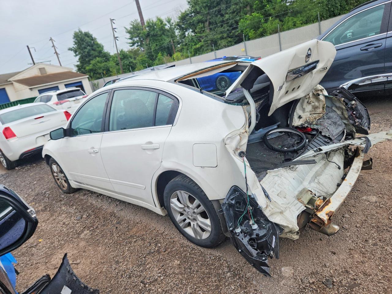 2010 Nissan Altima 2.5 - Image 2