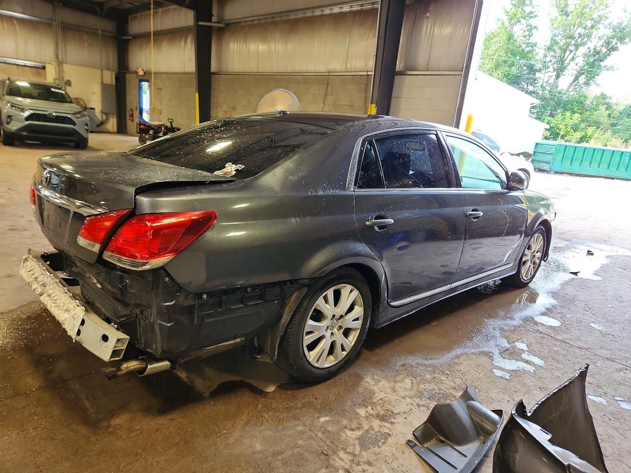 2011 Toyota Avalon Base - Фото 3