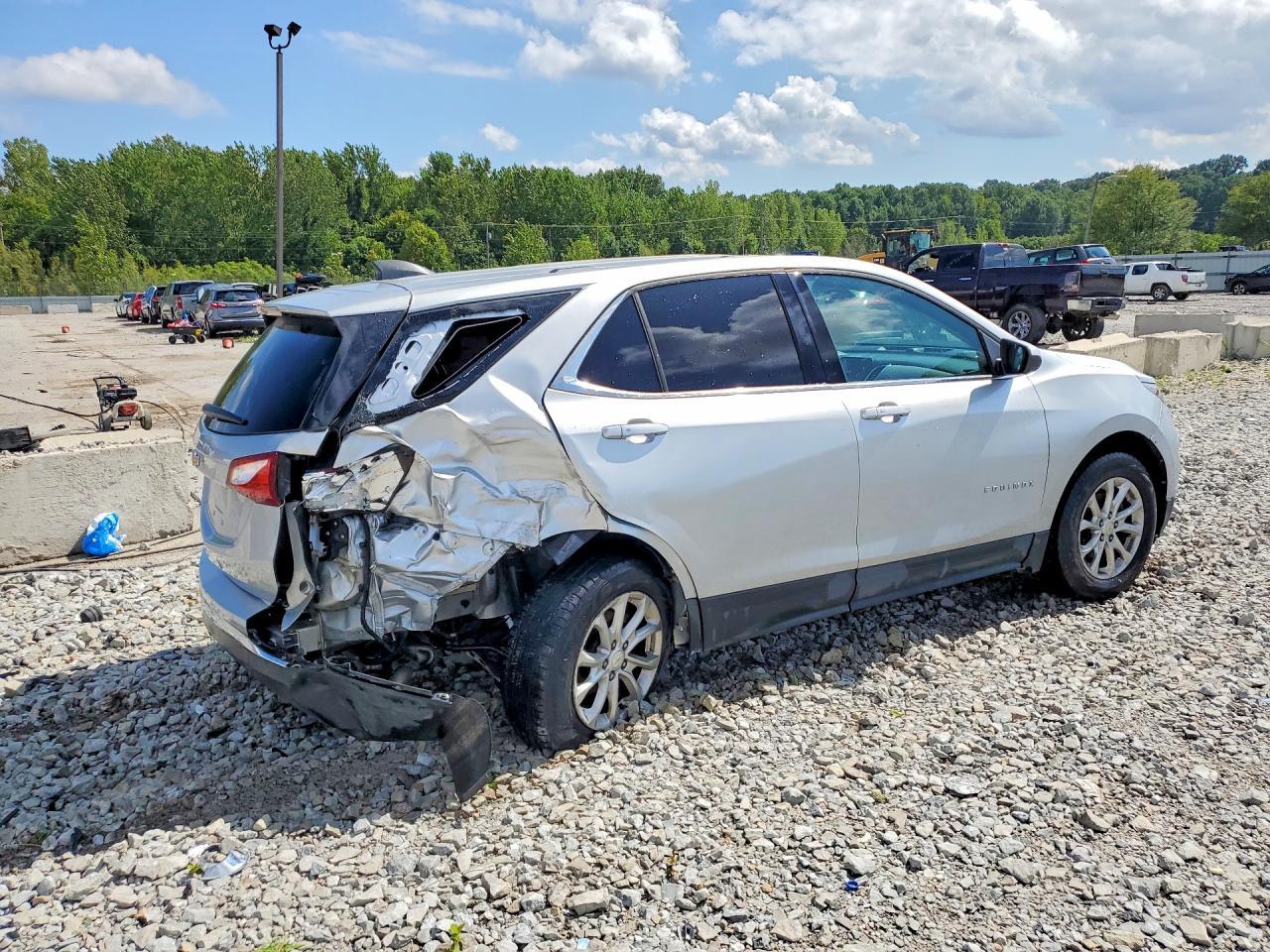2019 Chevrolet Equinox Lt - Image 3