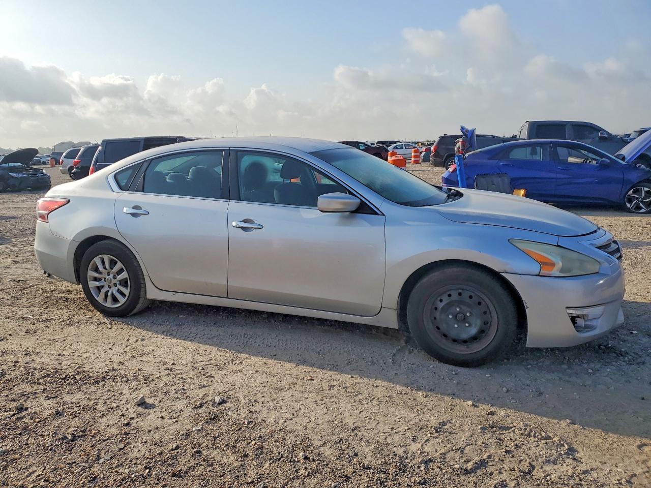 2015 Nissan Altima 2.5 S - Фото 4