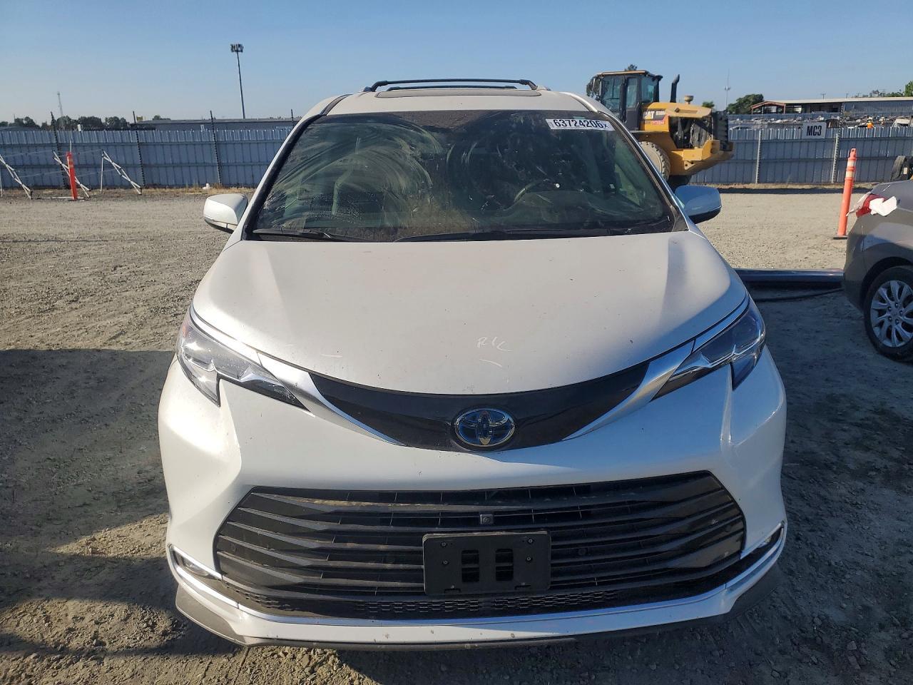 2023 Toyota Sienna Platinum 7-Passenger - Фото 5
