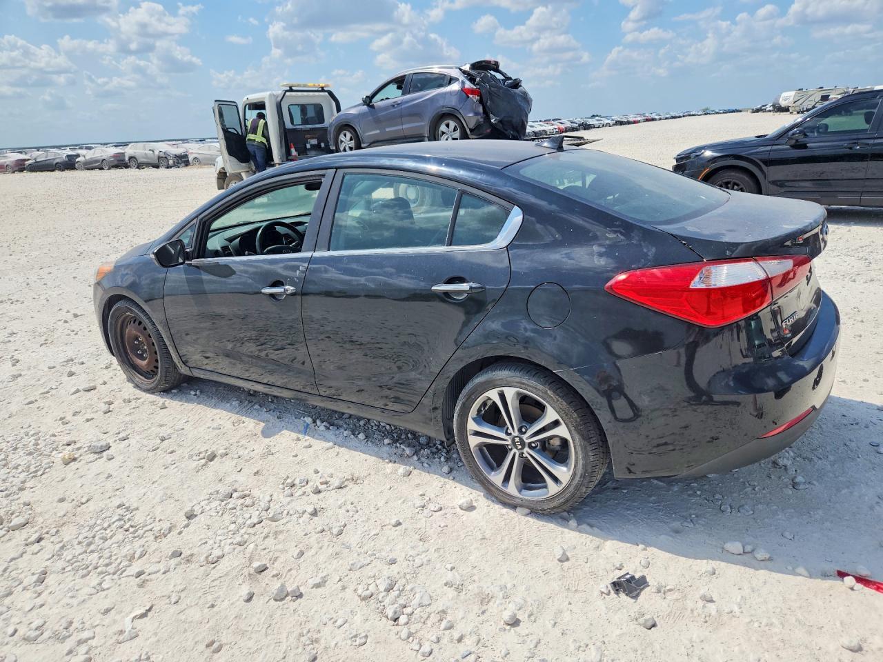 2016 Kia Forte Ex - Image 2