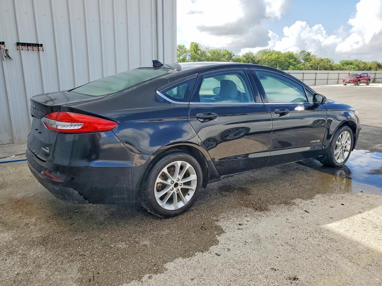 2019 Ford Fusion Se - Фото 3