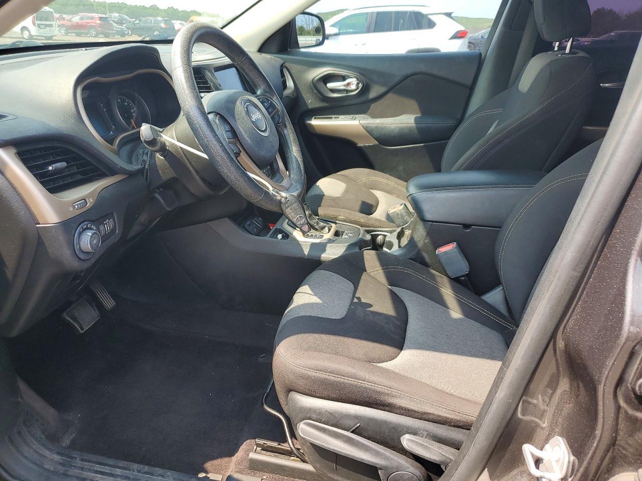 2018 Jeep Cherokee Latitude - Image 7