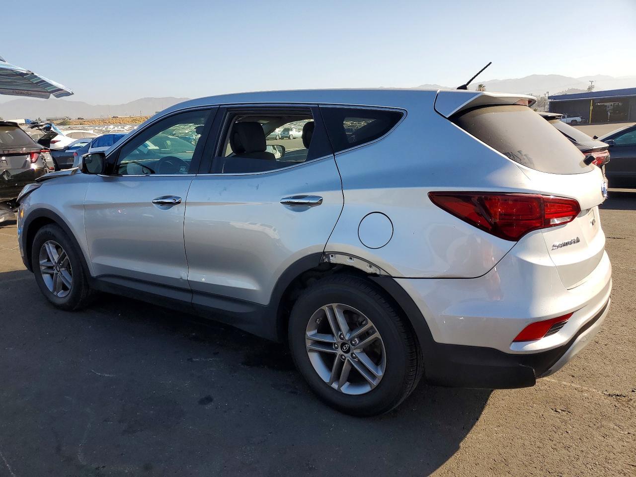 2018 Hyundai Santa Fe Sport 2.4L - Фото 2