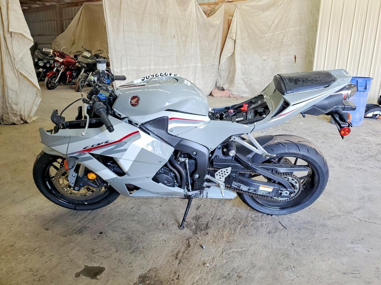 2026 Honda Cbr600 Rr - Image 3