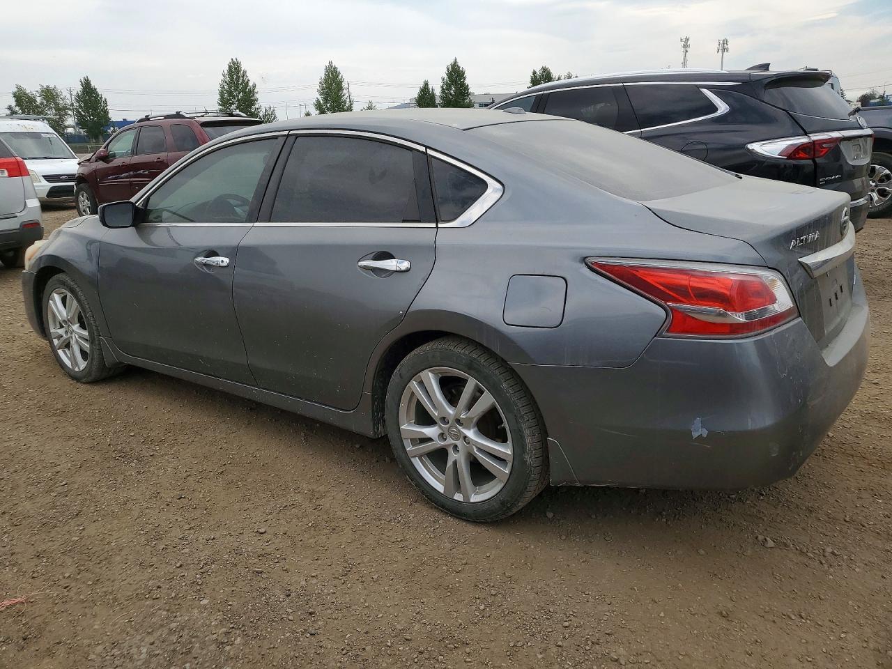 2015 Nissan Altima - Фото 2