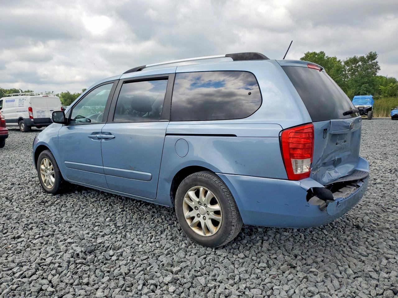 2014 Kia Sedona Lx - Фото 2