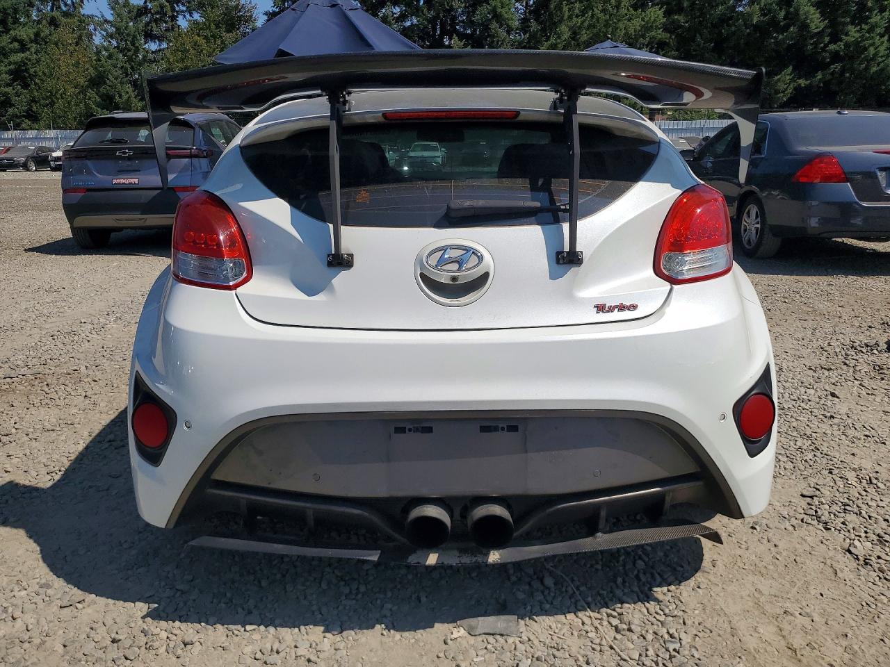 2016 Hyundai Veloster Turbo - Image 6