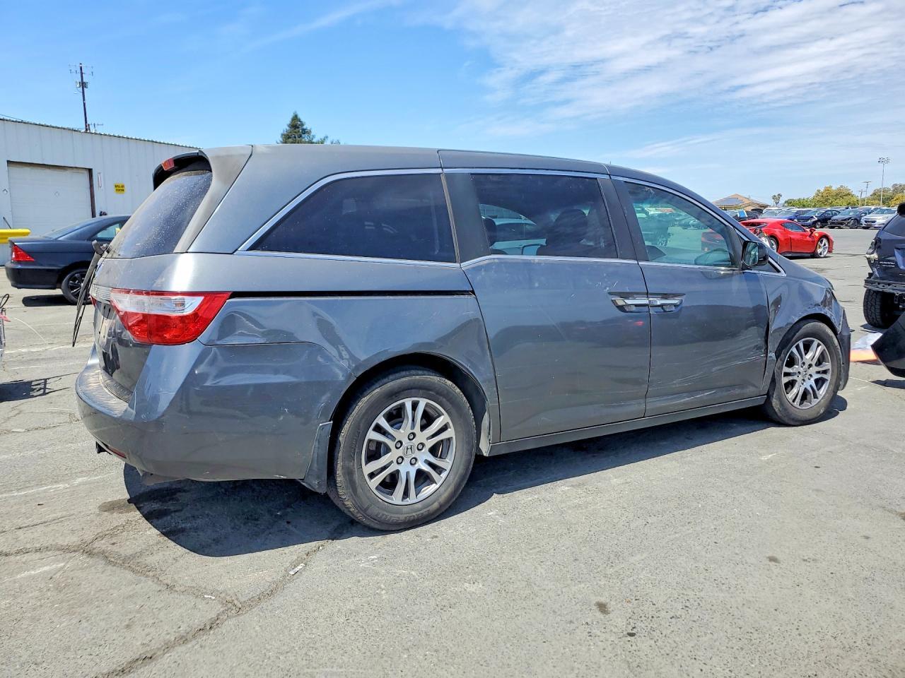 2011 Honda Odyssey Exl - Image 3