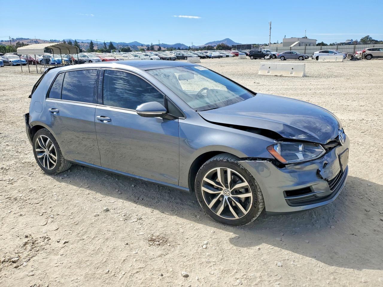 2015 Volkswagen Golf - Image 4