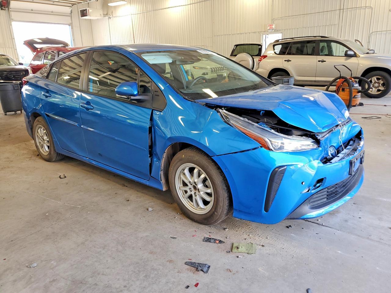 2021 Toyota Prius Le - Фото 4