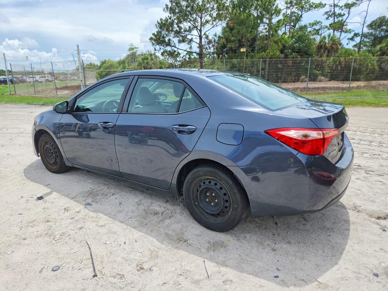 2017 Toyota Corolla Le - Image 2