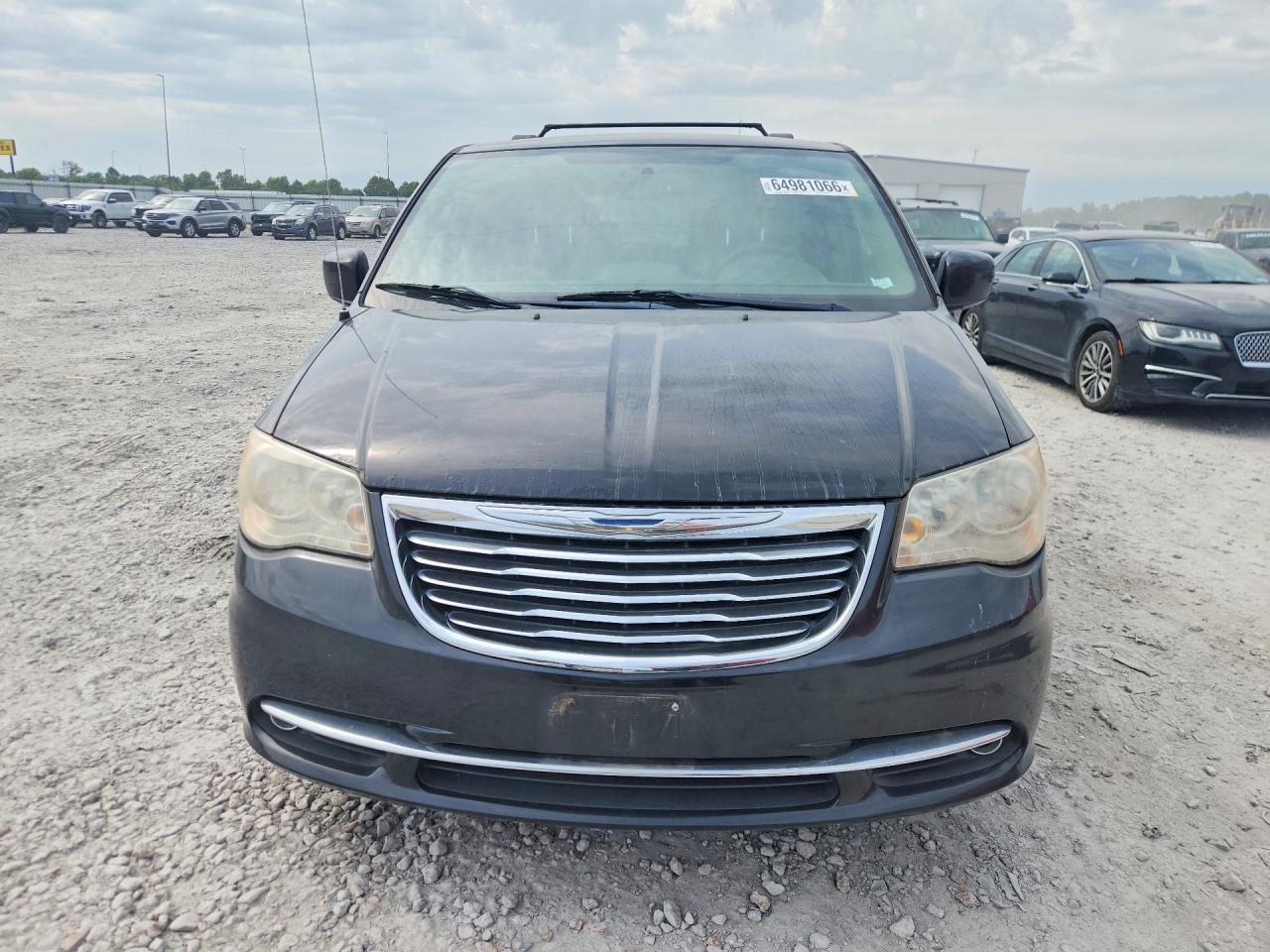 2014 Chrysler Town & Country Touring - Image 5