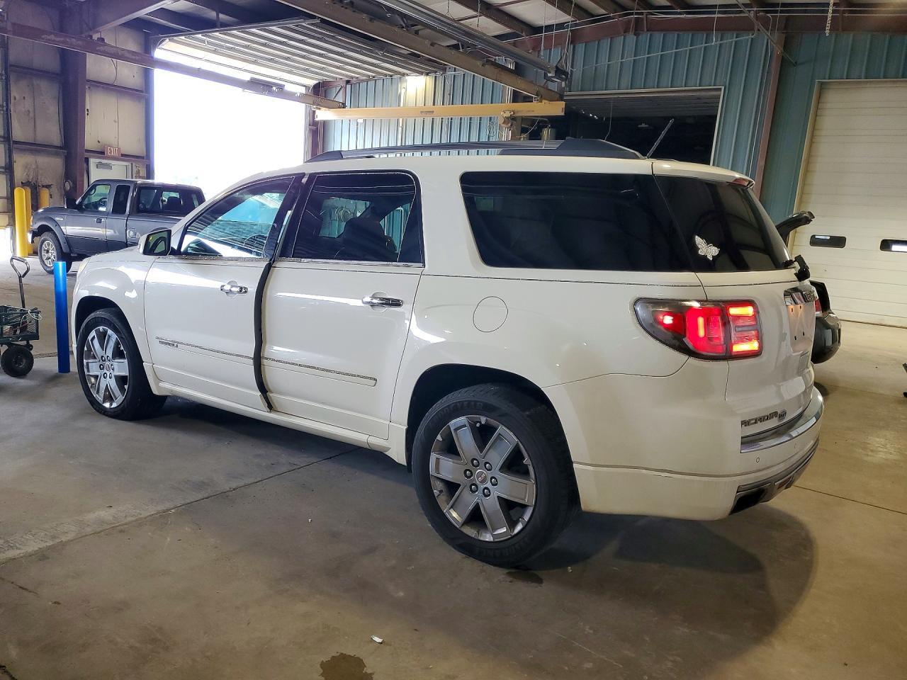 2013 GMC Acadia Denali - Фото 2